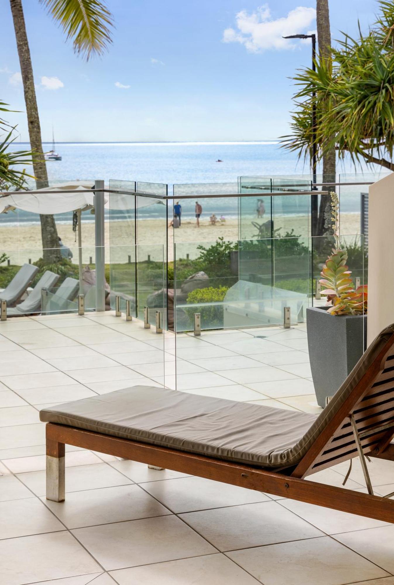 Fairshore 12: Absolute Beachfront, Direct Beach & Pool Access ヌーサヘッズ エクステリア 写真