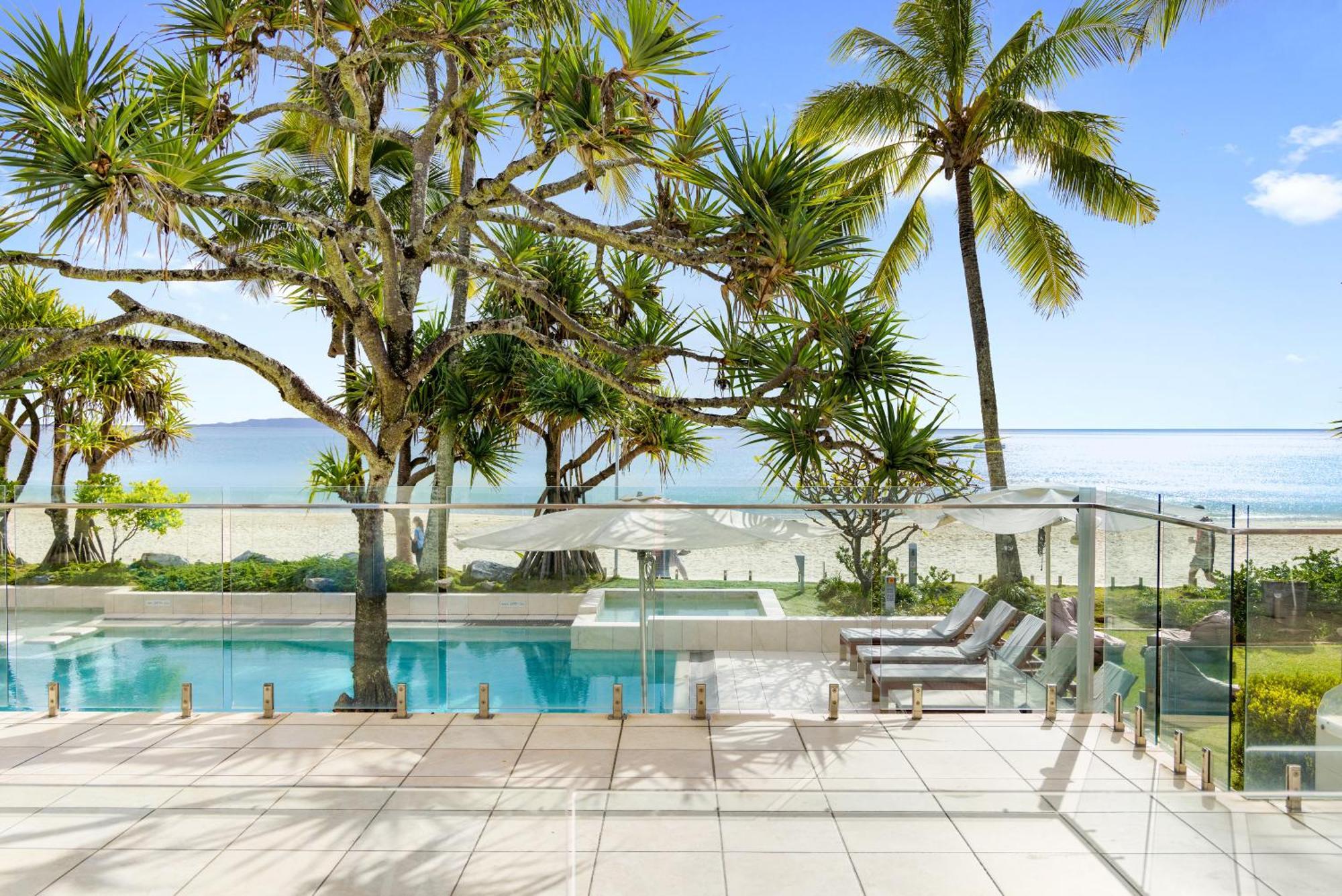 Fairshore 12: Absolute Beachfront, Direct Beach & Pool Access ヌーサヘッズ エクステリア 写真